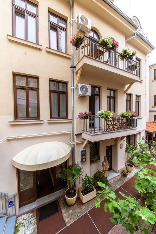 Aparthotel Bucharest Boutique By Jullie Esterno foto