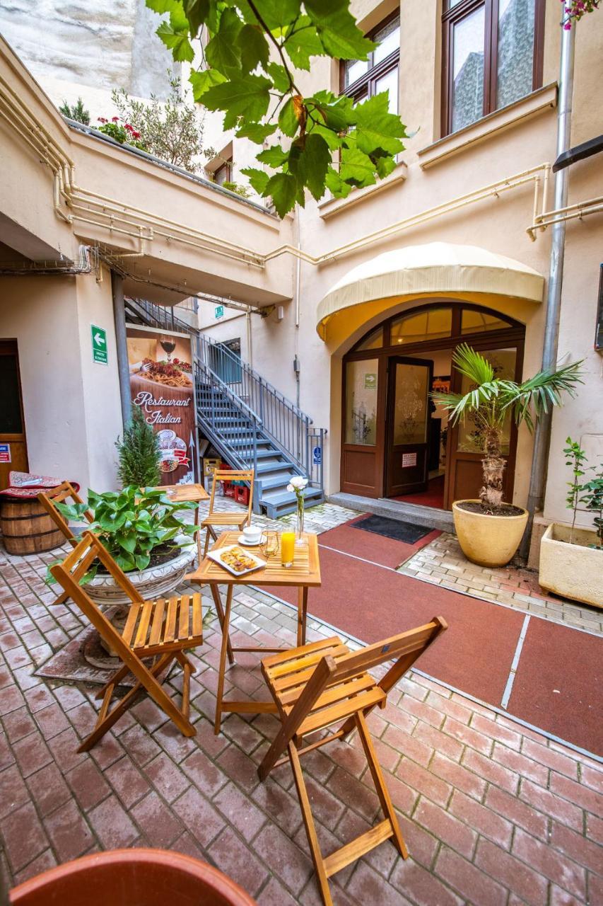 Aparthotel Bucharest Boutique By Jullie Esterno foto